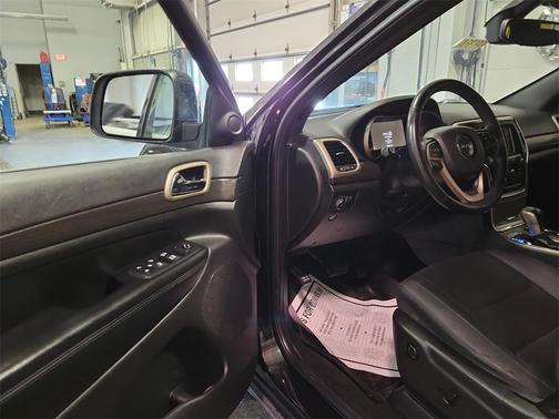 2017 Jeep Grand Cherokee Laredo