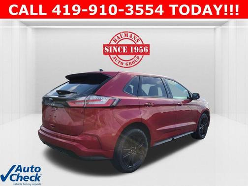 Rapid Red Metallic Tinted Clearcoat 2023 Ford Edge ST Line