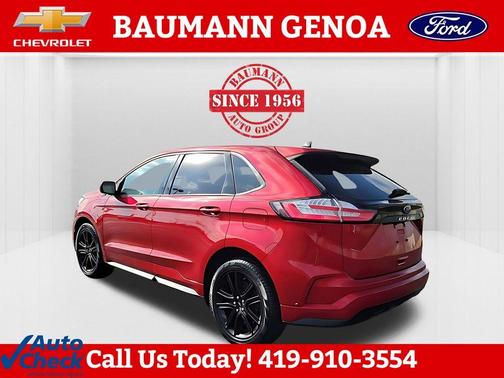 Rapid Red Metallic Tinted Clearcoat 2023 Ford Edge ST Line