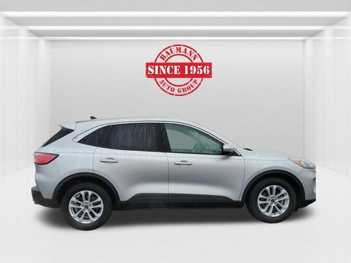 Ingot Silver Metallic 2020 Ford Escape SE