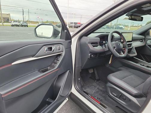 Star White 2026 Ford Explorer ST