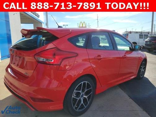 Photo 3 of 25 of 2015 Ford Focus SE