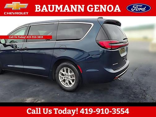 Fathom Blue Pearlcoat 2023 Chrysler Pacifica Touring-L
