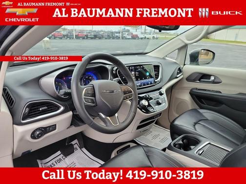 2023 Chrysler Pacifica Touring-L