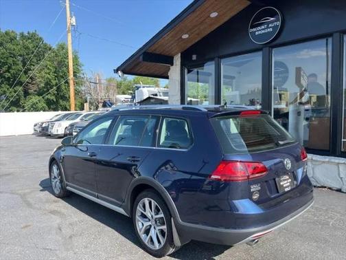 2017 Volkswagen Golf Alltrack TSI S