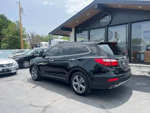 2016 Hyundai SANTA FE SE