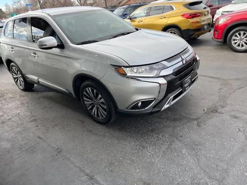 2019 Mitsubishi Outlander SE