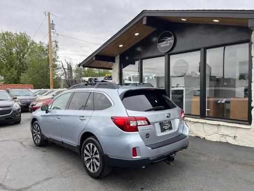 Ice Silver Metallic 2016 Subaru Outback 3.6R Limited
