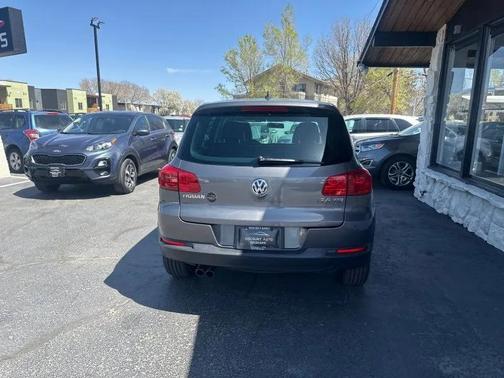 2012 Volkswagen Tiguan LE