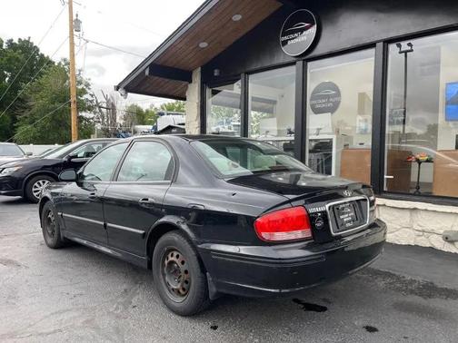 2004 Hyundai SONATA Base