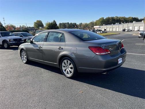 2005 Toyota Avalon XLS