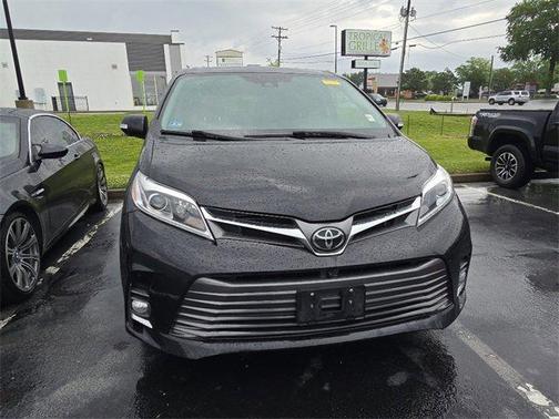 2020 Toyota Sienna Limited Premium