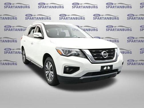 2017 Nissan Pathfinder SV