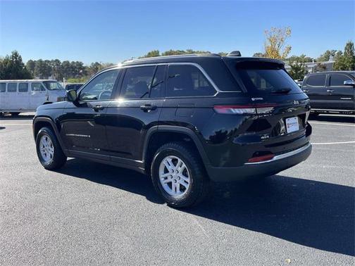 2023 Jeep Grand Cherokee Laredo