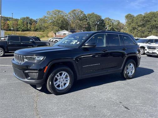 2023 Jeep Grand Cherokee Laredo