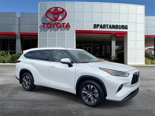 2024 Toyota Highlander XLE