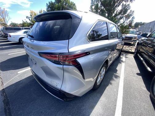 2023 Toyota Sienna Limited 7-Passenger