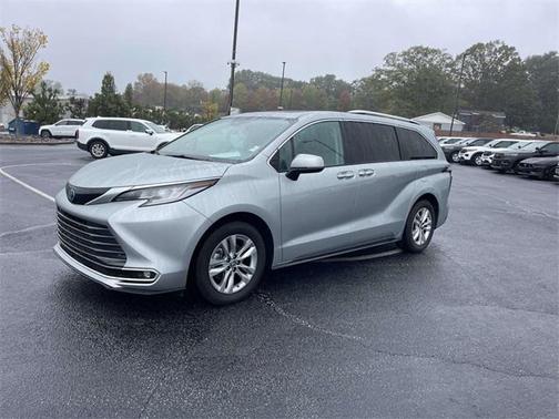 2023 Toyota Sienna Limited