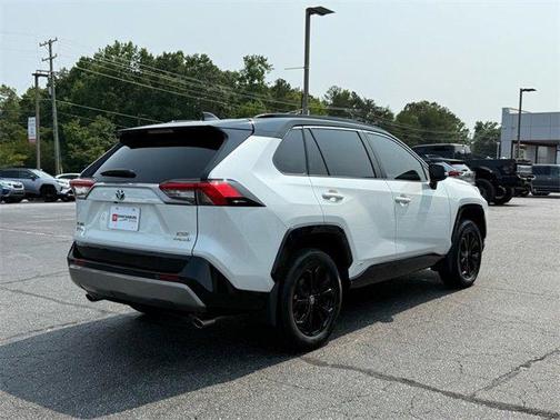 2024 Toyota RAV4 Hybrid SE