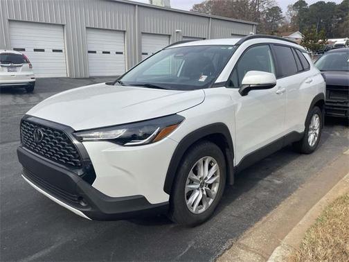 2024 Toyota Corolla Cross LE