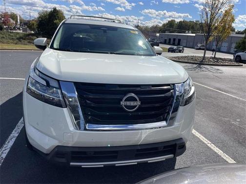 2023 Nissan Pathfinder Platinum 4WD