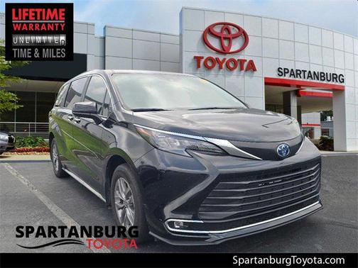 2024 Toyota Sienna XLE 7 Passenger