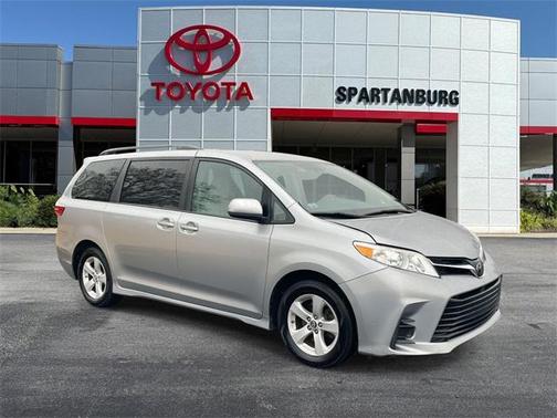 2018 Toyota Sienna LE