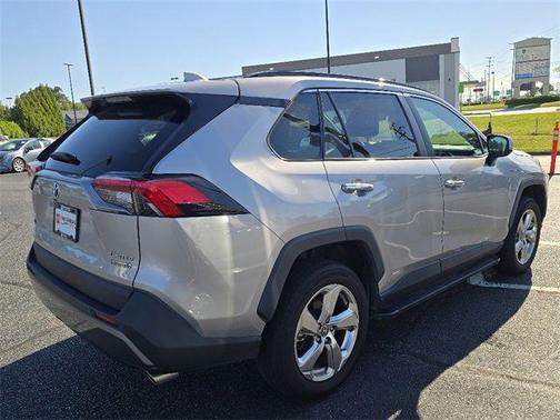 2021 Toyota RAV4 Hybrid SE