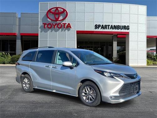2024 Toyota Sienna XLE