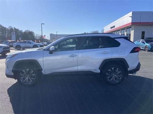 2024 Toyota RAV4 Hybrid XLE Premium