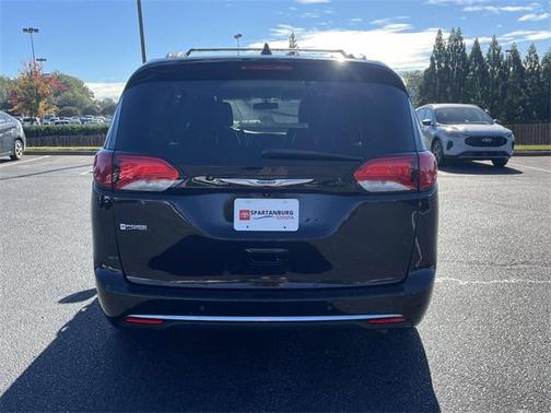 2018 Chrysler Pacifica Touring-L