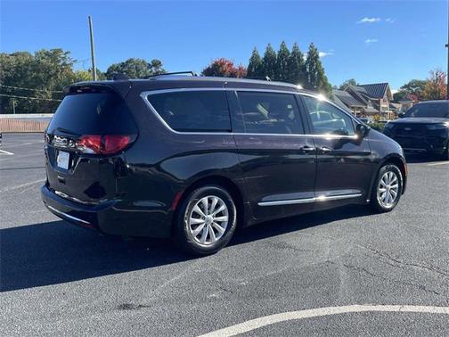 2018 Chrysler Pacifica Touring-L