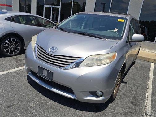 2012 Toyota Sienna XLE