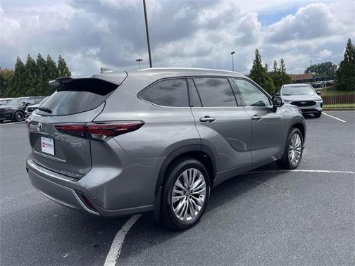 2025 Toyota Highlander Platinum