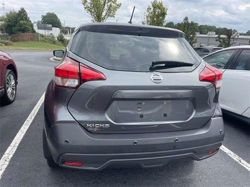 2020 Nissan Kicks S
