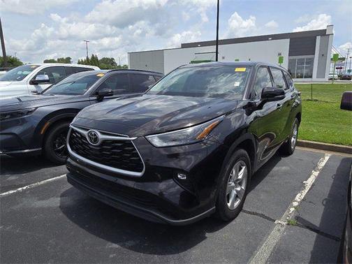 2022 Toyota Highlander LE