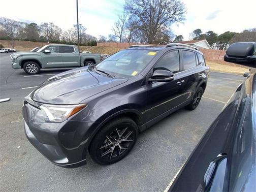 2018 Toyota RAV4 SE