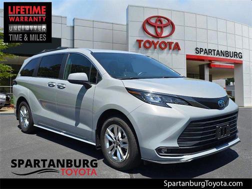 2023 Toyota Sienna Woodland Edition