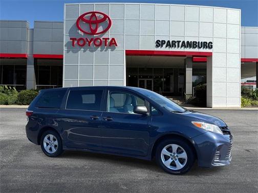 2019 Toyota Sienna SE