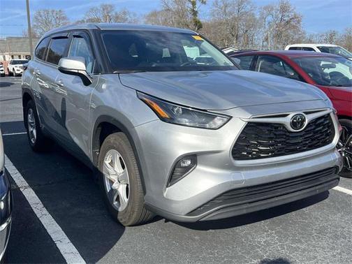 2024 Toyota Highlander LE