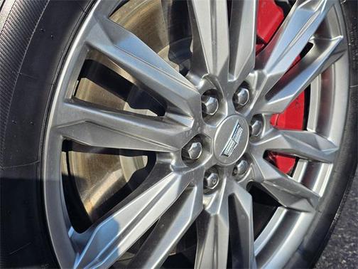 2022 Cadillac XT5 Sport