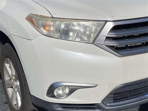 2012 Toyota Highlander SE