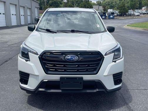 Crystal White Pearl 2024 Subaru Forester Base