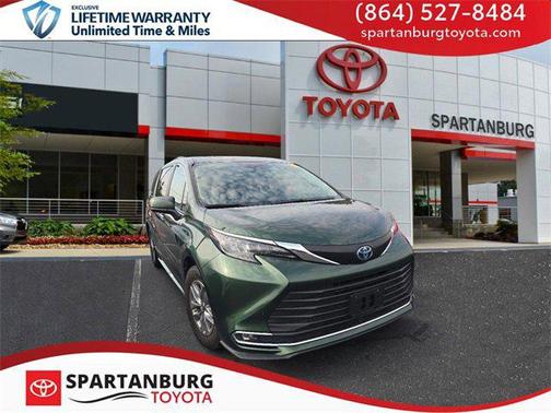 2024 Toyota Sienna XLE 8 Passenger