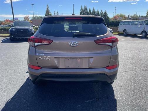 2017 Hyundai TUCSON SE