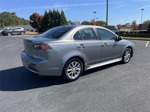 2016 Mitsubishi Lancer ES