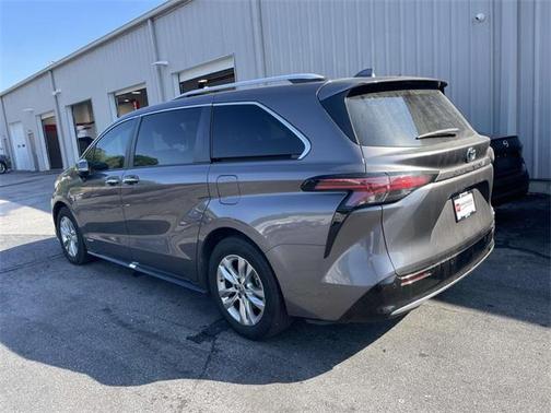 2021 Toyota Sienna Limited 7-Passenger