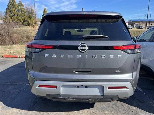 2025 Nissan Pathfinder SL FWD
