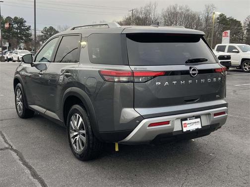 2025 Nissan Pathfinder SL FWD