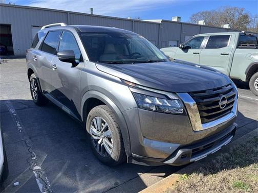 2025 Nissan Pathfinder SL FWD